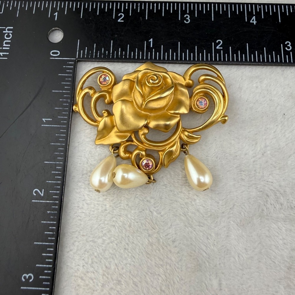 Vintage Avon Flower Brooch Victorian Revival Gold Tone Rhinestone Signed - Picture 9 of 10
